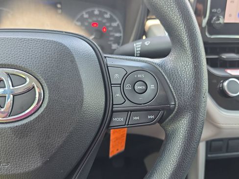 Used 2023 Toyota Corolla Cross L FWD image 17