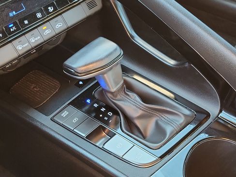 Certified 2025 Hyundai Elantra SEL image 13