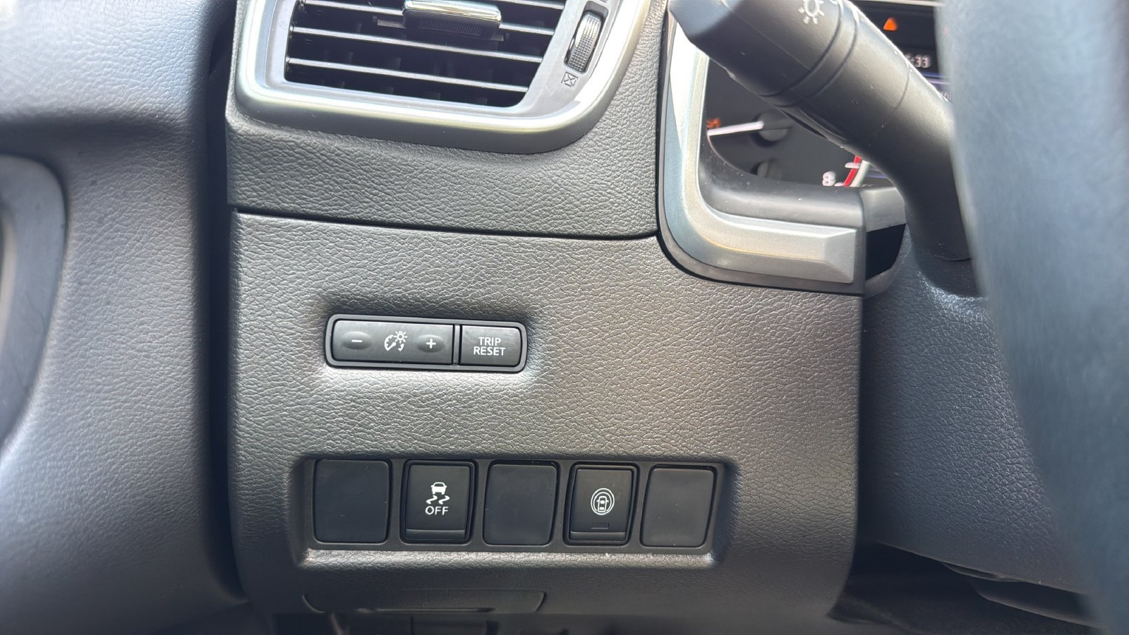 Used 2023 Nissan Murano SV w/ SV Midnight Edition Package FWD image 17