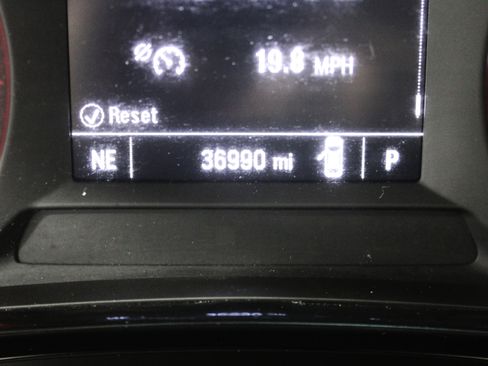 Used 2025 Chevrolet Trax RS image 12