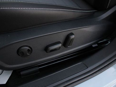 New 2026 Volkswagen Jetta SE image 3