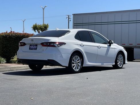 Used 2024 Toyota Camry LE FWD image 5