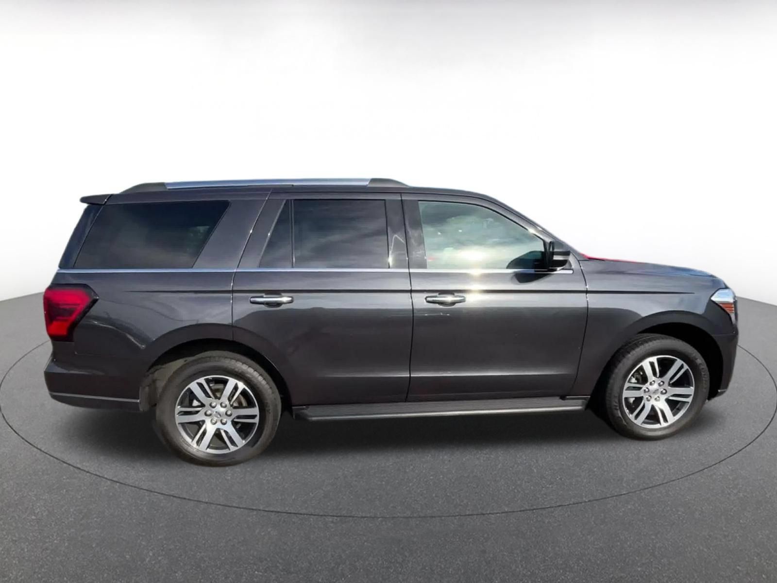 Used 2024 Ford Expedition Limited AWD/4WD image 15