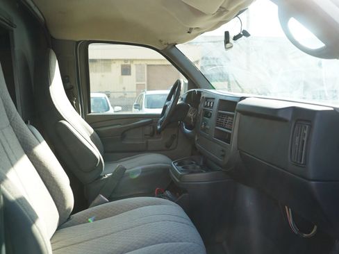 Used 2012 Chevrolet Express 3500 w/ Chrome Appearance Package RWD image 12