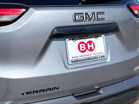 Used 2021 GMC Terrain SLE w/ Elevation Edition image 10