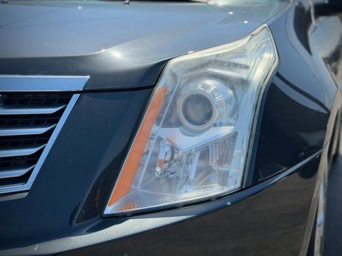 Used 2015 Cadillac SRX Luxury w/ Driver Awareness Package FWD image 24