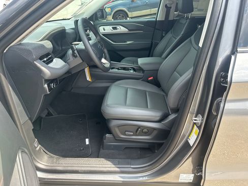 New 2025 Ford Explorer Active w/ Active Comfort Package image 32