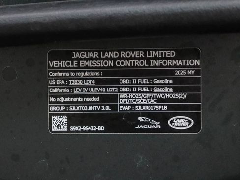 Used 2025 Land Rover Range Rover SE AWD/4WD image 29