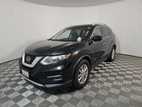 Used 2018 Nissan Rogue SV w/ Premium Package FWD image 2