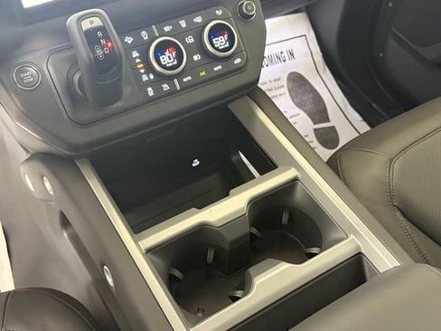 New 2025 Land Rover Defender 110 V8 image 18