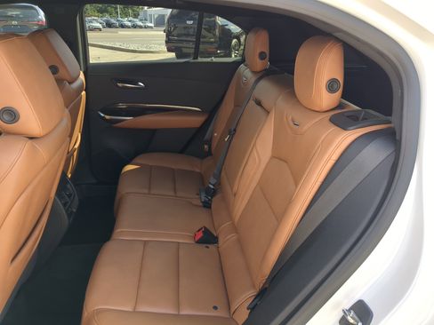 Used 2019 Cadillac XT4 Premium Luxury image 16