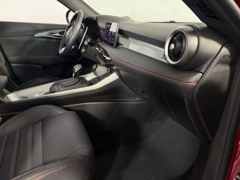 Used 2025 Alfa Romeo Tonale Tributo Italiano image 33