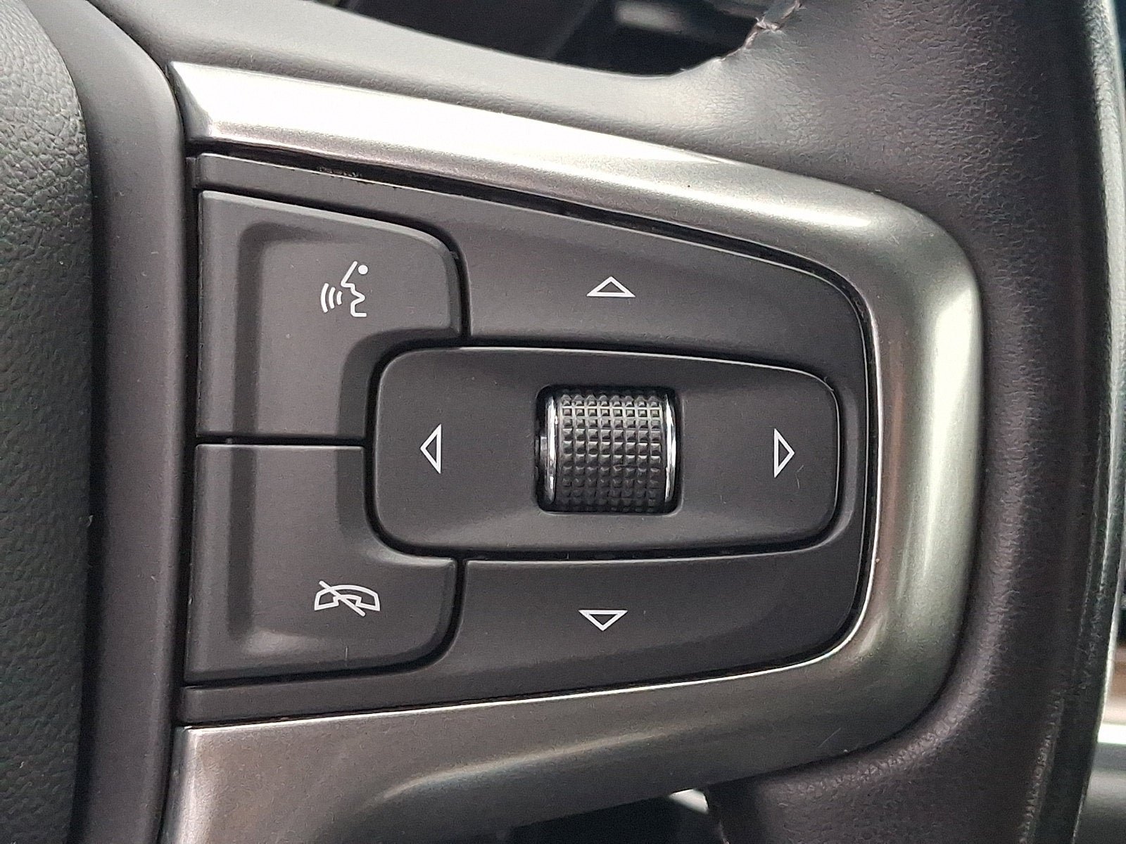 Used 2023 Chevrolet Silverado 1500 LT AWD/4WD image 23