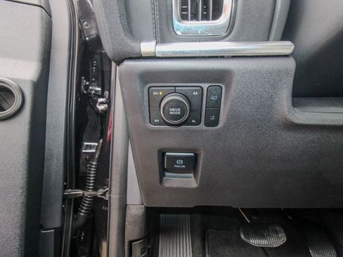 Used 2025 Ford Expedition Platinum w/ Driver's Package image 21