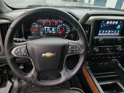 Used 2017 Chevrolet Silverado 1500 High Country image 10