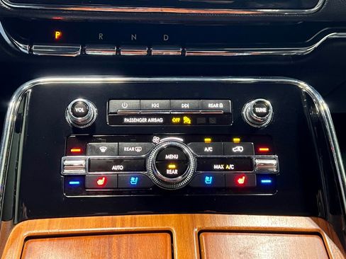 Used 2019 Lincoln Navigator Reserve w/ Cargo Package AWD/4WD image 27