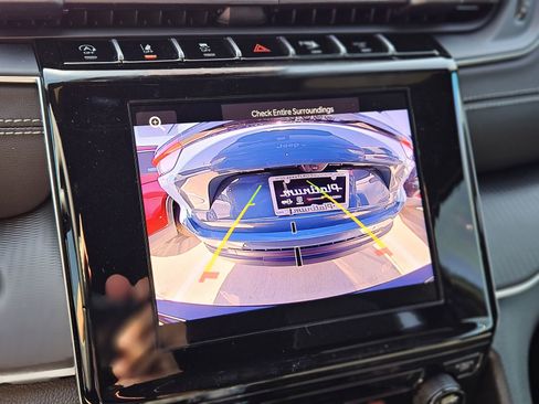 New 2026 Jeep Grand Cherokee Laredo image 18