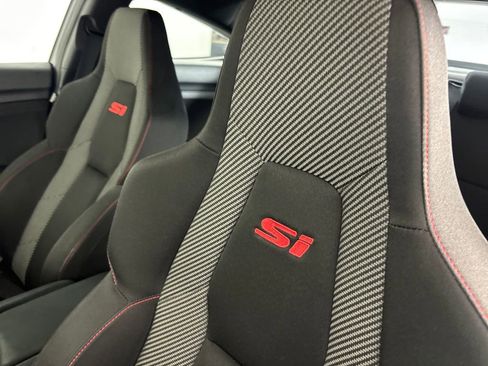 Used 2018 Honda Civic Si image 9