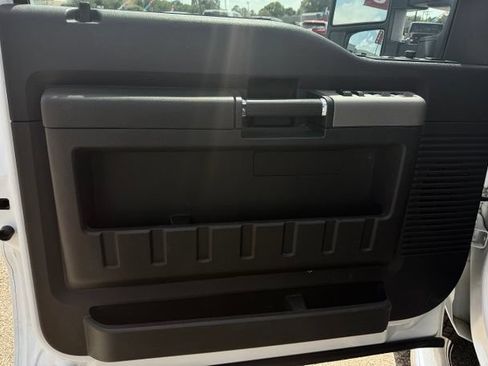 Used 2016 Ford F250 Lariat w/ Lariat Ultimate Package AWD/4WD image 12