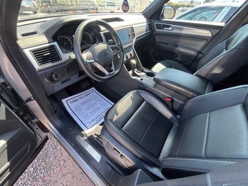 Used 2021 Volkswagen Atlas Cross Sport SE w/ Panoramic Sunroof Package FWD image 11