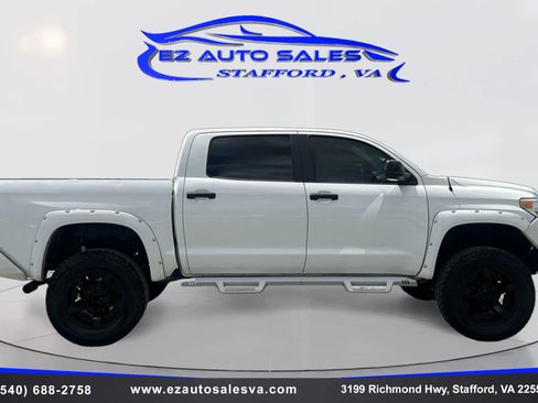 Used 2015 Toyota Tundra SR5 w/ SR5 Upgrade Package AWD/4WD image 4