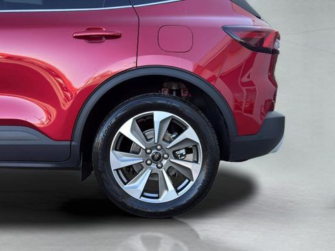 Certified 2023 Ford Escape Platinum AWD/4WD image 33