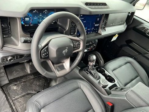 New 2025 Ford Bronco Badlands image 13