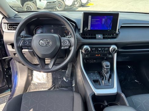 Used 2025 Toyota RAV4 XLE AWD/4WD image 20