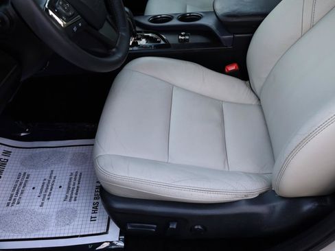 Used 2013 Toyota Avalon XLE FWD image 7