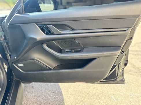 Used 2020 Porsche Taycan 4S w/ Premium Package image 21