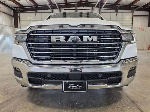 Used 2025 RAM 1500 Laramie AWD/4WD image 8