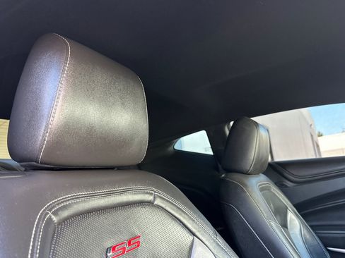 Used 2017 Chevrolet Camaro SS RWD image 19