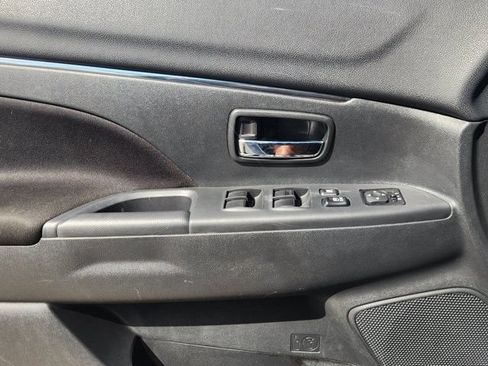 Used 2025 Mitsubishi Outlander Sport ES AWD/4WD image 19