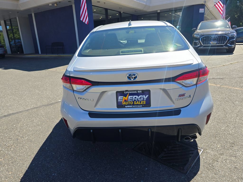 Used 2024 Toyota Corolla SE w/ SE Package FWD image 6