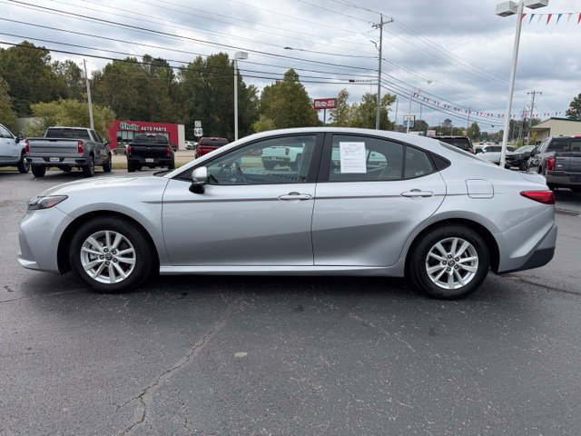 Used 2025 Toyota Camry LE FWD image 7