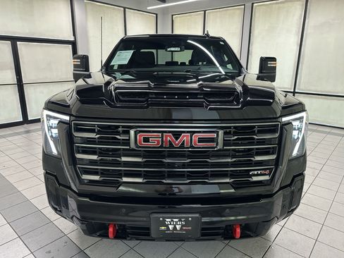 Used 2025 GMC Sierra 2500 AT4 AWD/4WD image 15