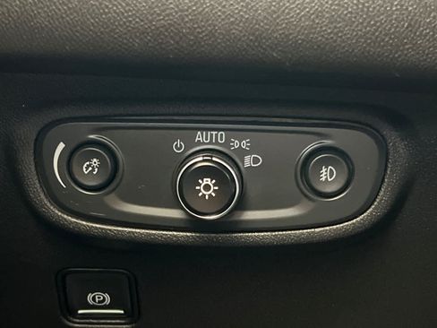 Used 2022 GMC Terrain SLT FWD image 30