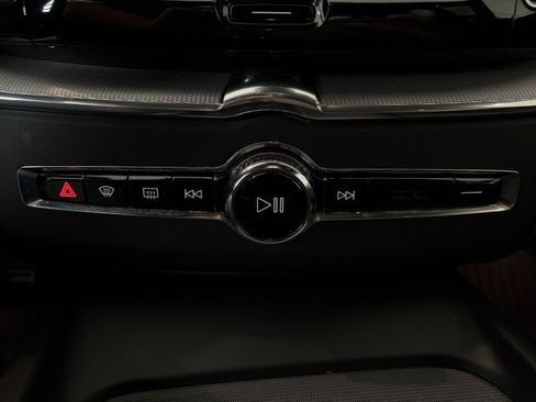 Used 2020 Volvo XC60 T5 R-Design w/ Protection Package Premier AWD/4WD image 35