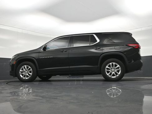 Used 2023 Chevrolet Traverse LS FWD image 25