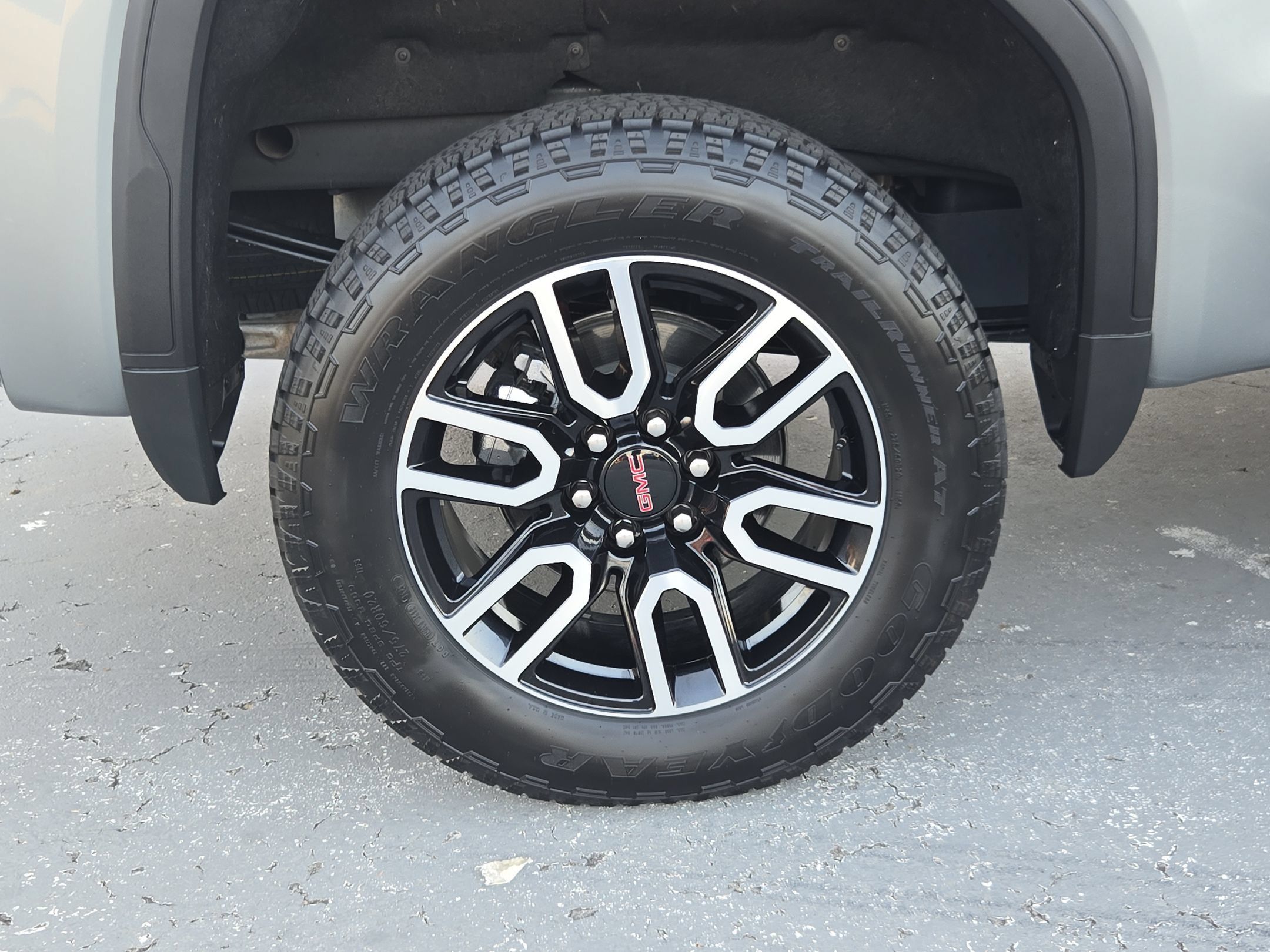 Used 2026 GMC Sierra 1500 AT4 w/ AT4 Premium Package AWD/4WD image 17