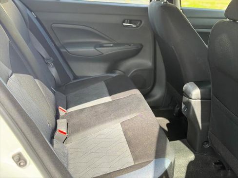 Used 2025 Nissan Versa SV FWD image 21