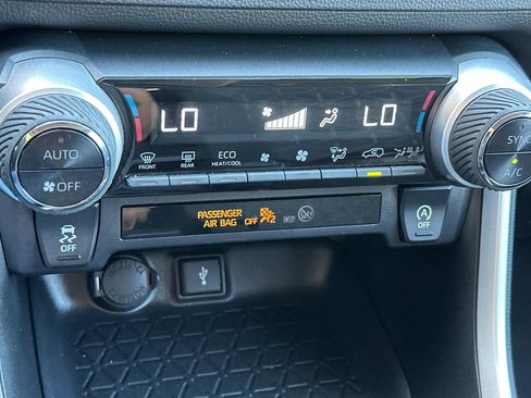 Used 2021 Toyota RAV4 XLE w/ Carpet Mat Package (TMS) image 21