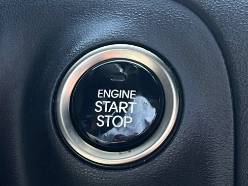 Used 2016 Hyundai Genesis Coupe 3.8 RWD image 44