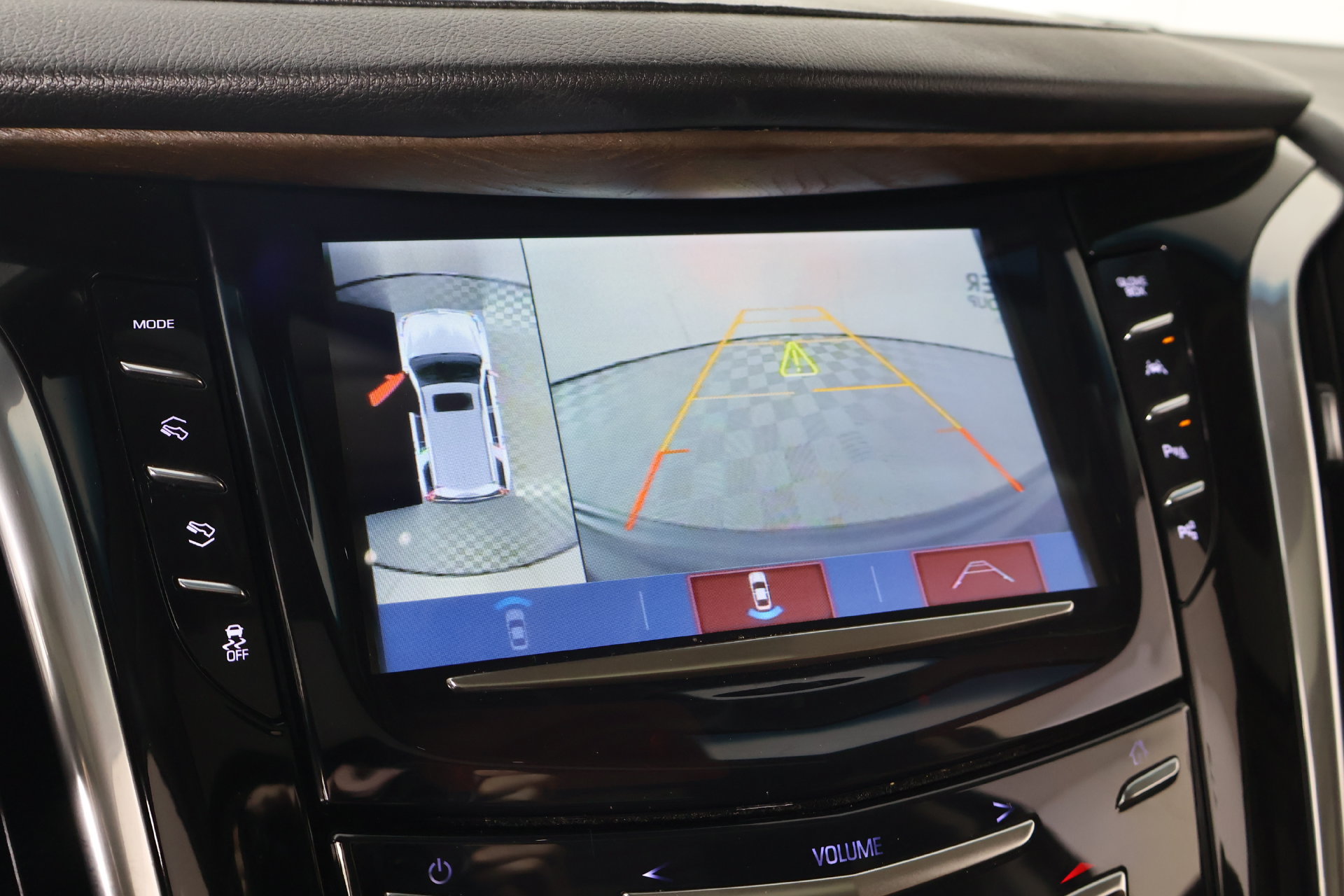 Used 2020 Cadillac Escalade Premium Luxury AWD/4WD image 6