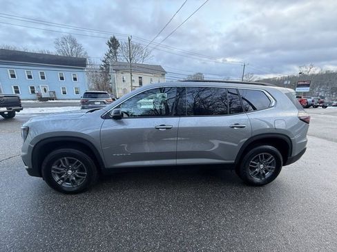 Used 2025 GMC Acadia Elevation image 6