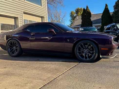 Used 2022 Dodge Challenger R/T Scat Pack w/ Shaker Package image 2
