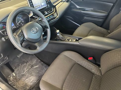 Used 2021 Toyota C-HR LE FWD image 9
