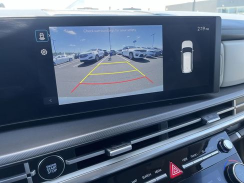 Used 2025 Hyundai Santa Fe SEL FWD image 17