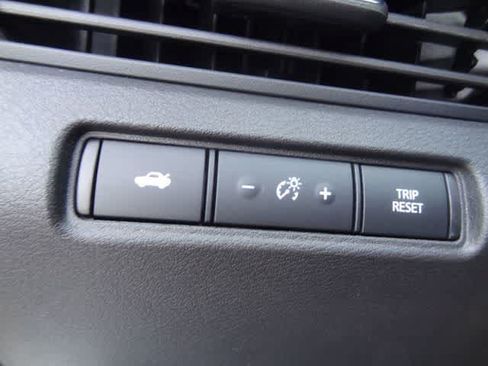 Used 2025 Nissan Altima 2.5 SV FWD image 16