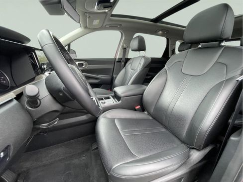 Used 2023 Kia Sorento S w/ Panoramic Sunroof Package AWD/4WD image 13